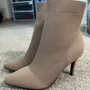 Mia McKinley Perforated Sock Booties, NWOT, Size 9.5M
